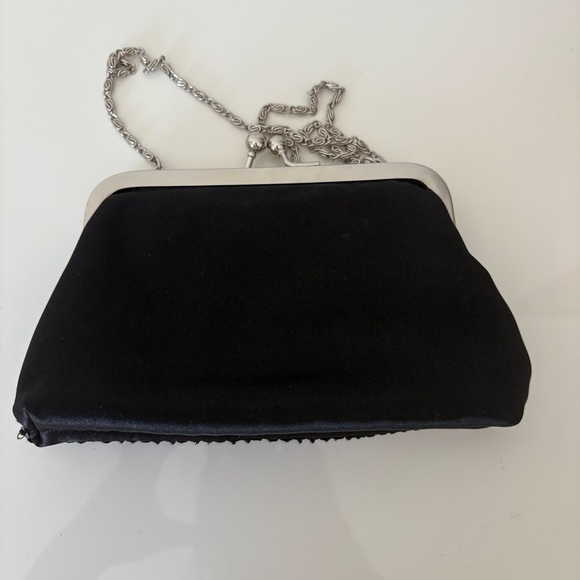 Black and Silver Vintage Evening Clutch with Chain Strap - Picture 6 of 8